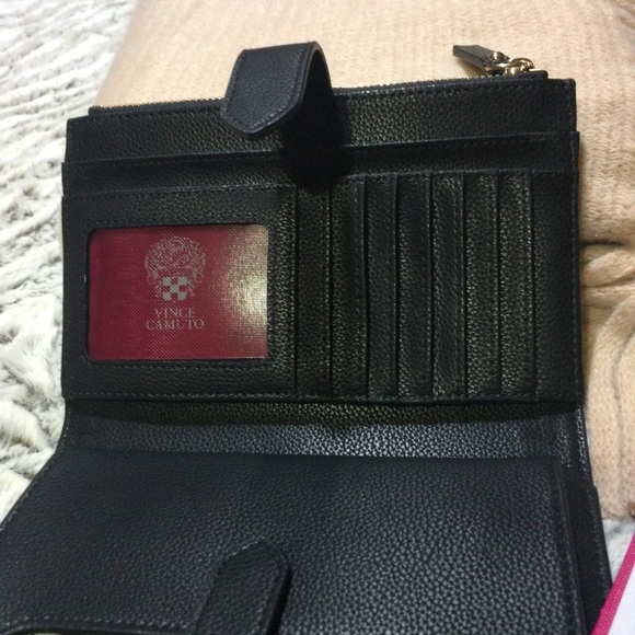 VINCE CAMUTO Expandable Wristlet/Wallet Combo - Picture 5 of 8